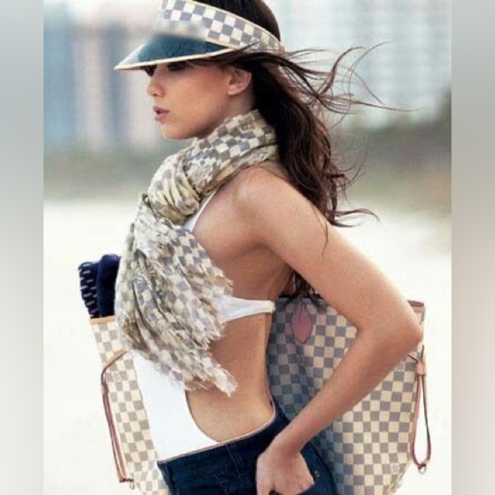 LOUIS VUITTON Azur Damier Shawl Scarf